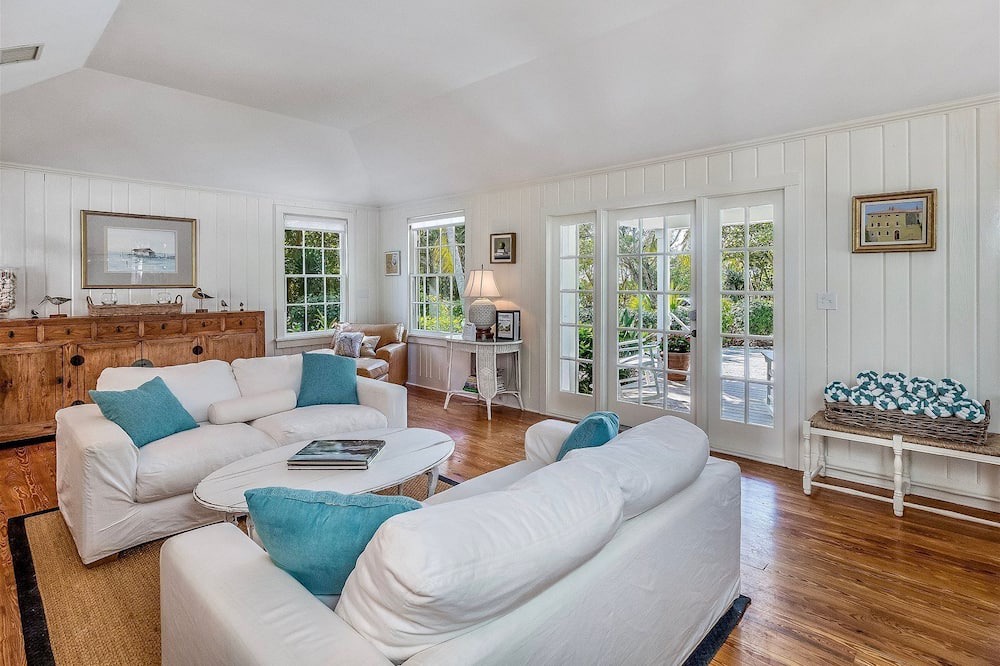 Photo of Livingroom in Captiva