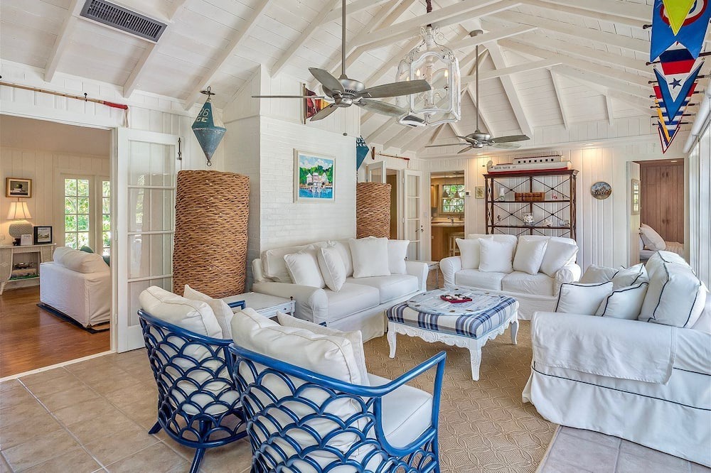 Photo of Livingroom in Captiva