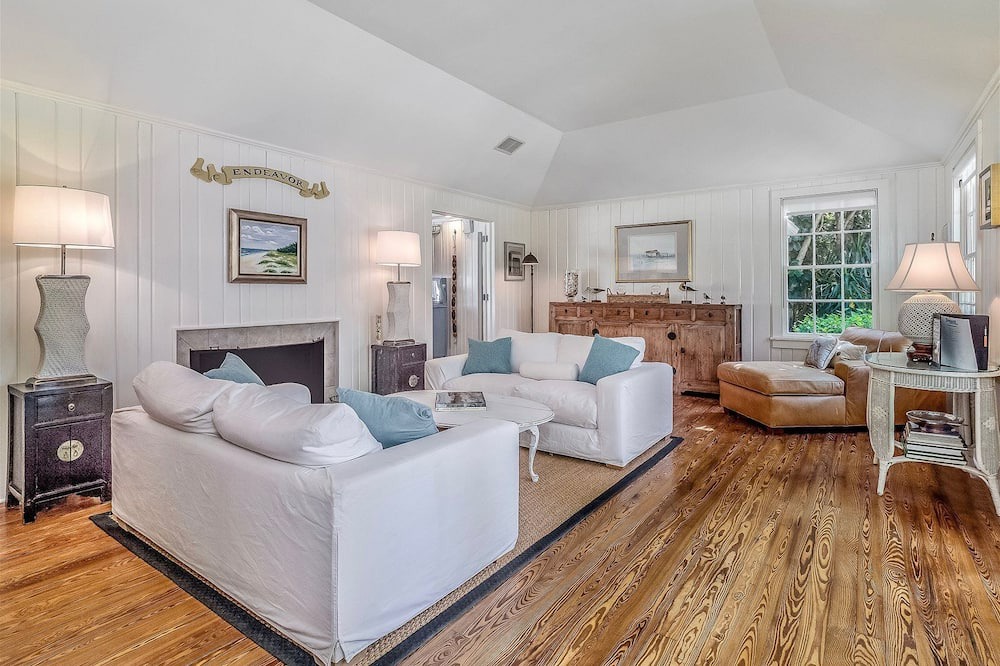 Photo of Livingroom in Captiva