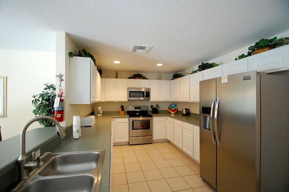 Photo of Kitchen in Lake Wilson Preserve