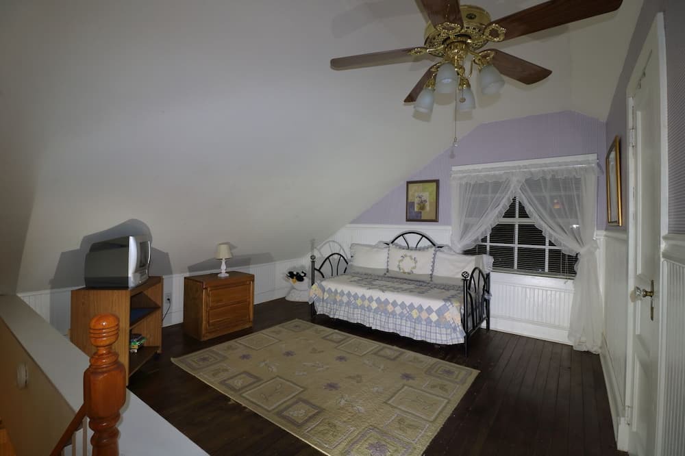 Photo of Bedroom in Valrico