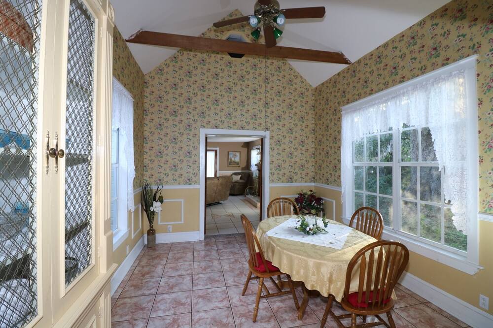 Photo of Livingroom in Valrico