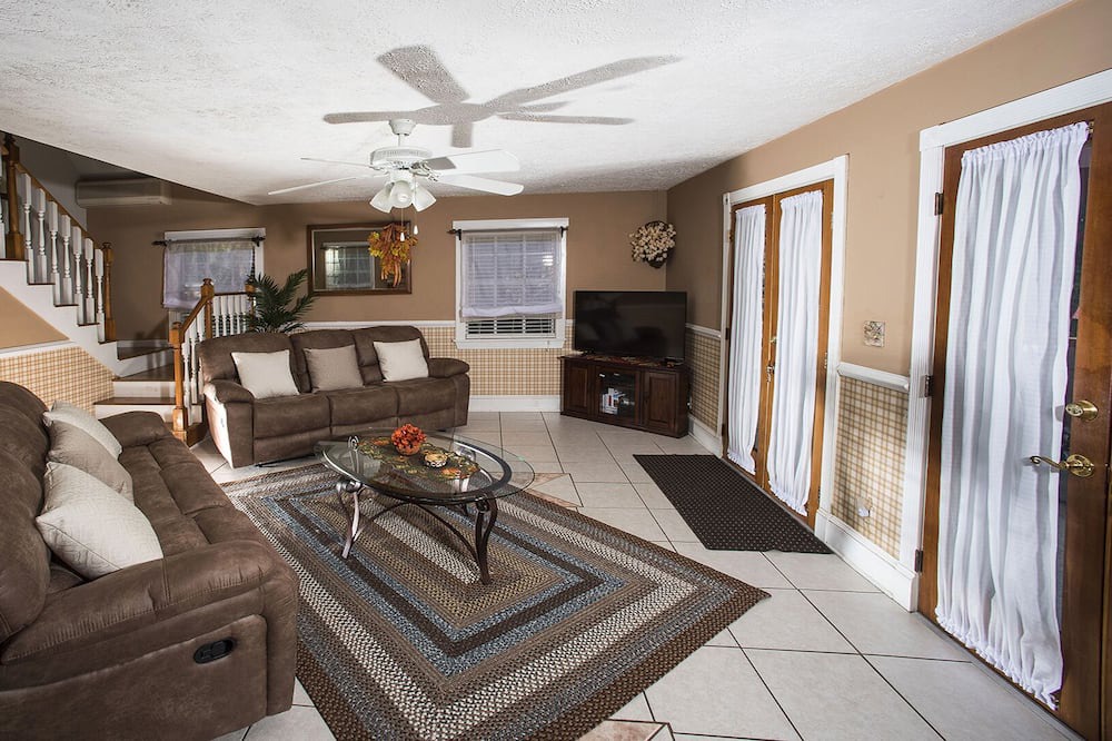 Photo of Bedroom in Valrico