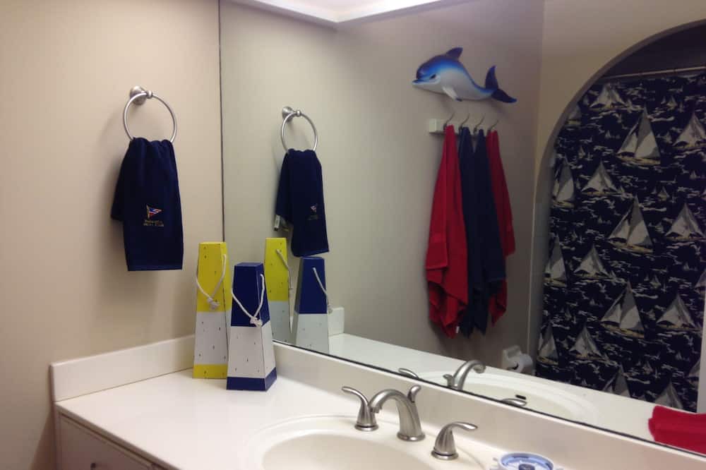 Photo of Bathroom in Bay Isle