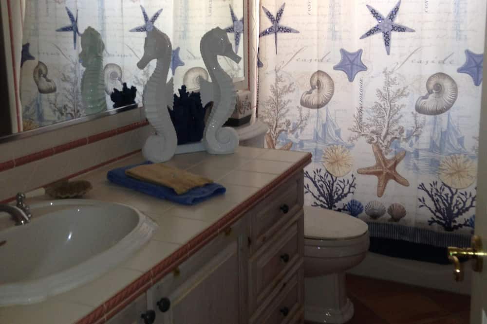 Photo of Bathroom in Bay Isle