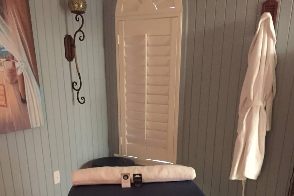 Photo of Bedroom in Bay Isle