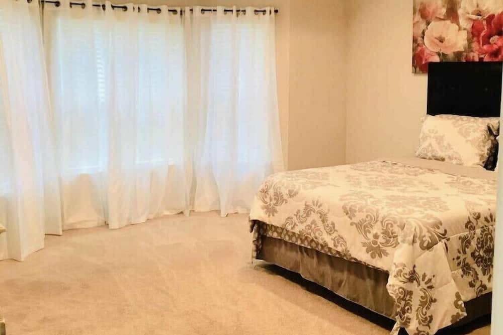 Photo of Bedroom in Northside
