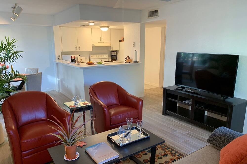 Photo of Livingroom in Downtown