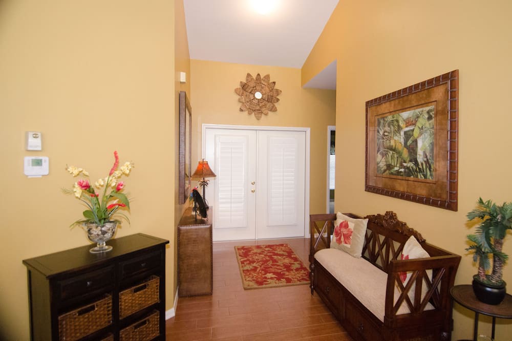 Photo of Livingroom in Falcons Glen