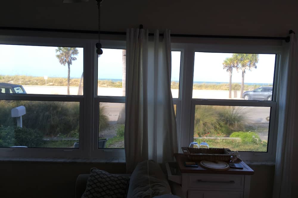 Photo of Livingroom in Pass-a-Grille