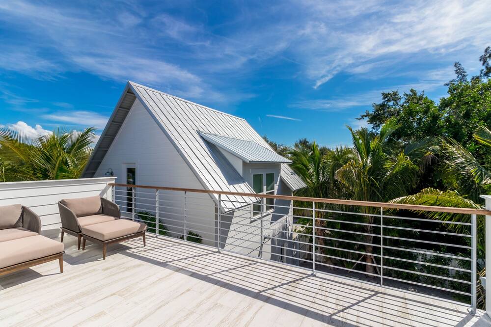 Photo of Patio Balcony in Longbeach Village