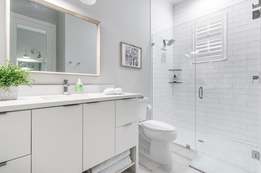 Photo of Bathroom in Longbeach Village
