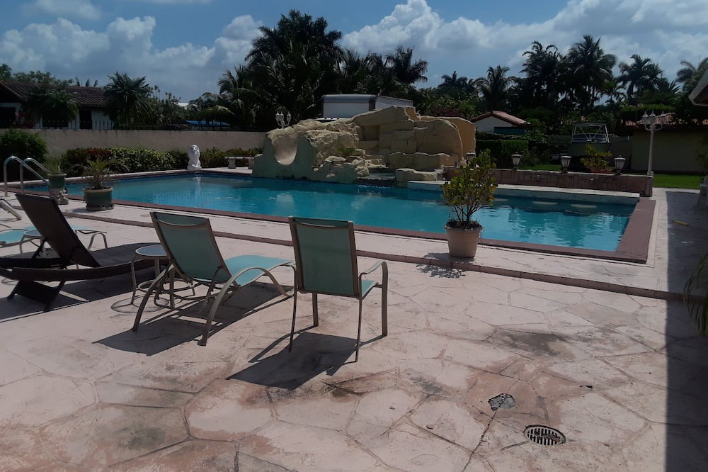 Photo of Outdoor in Tamiami