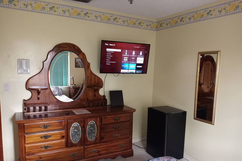 Photo of Bedroom in Tamiami