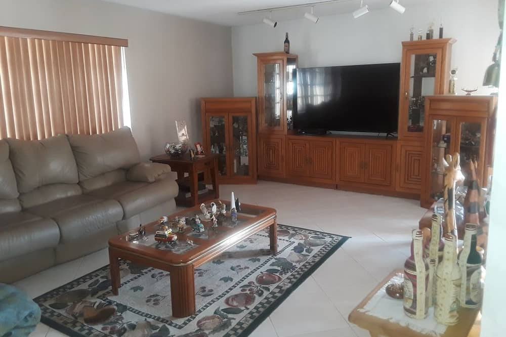 Photo of Livingroom in Tamiami