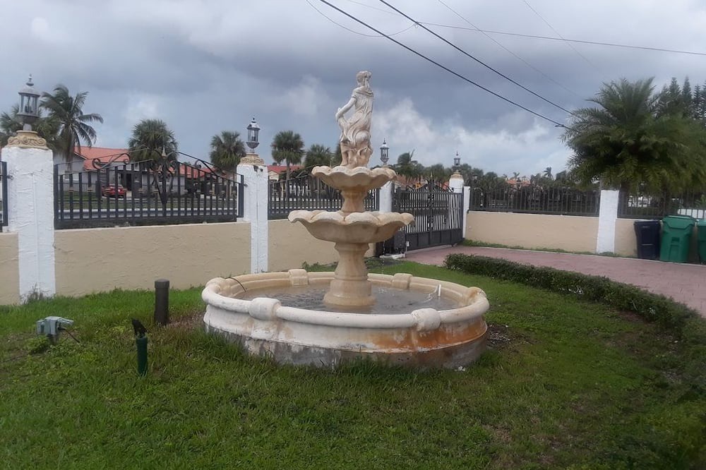 Photo of Outdoor in Tamiami