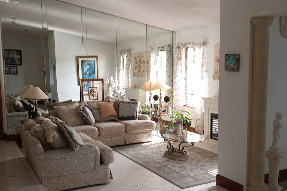 Photo of Livingroom in Tamiami