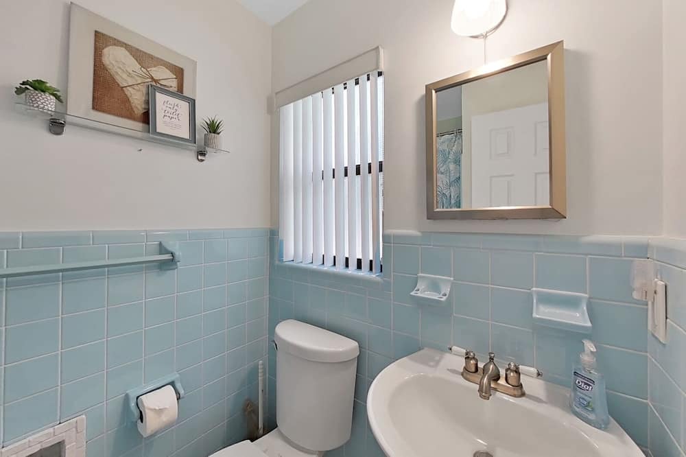 Photo of Bathroom in Toussie Terrace