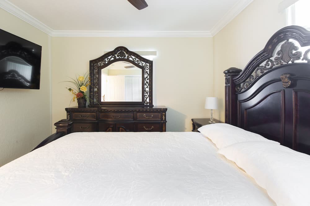 Photo of Bedroom in Riviera Beach
