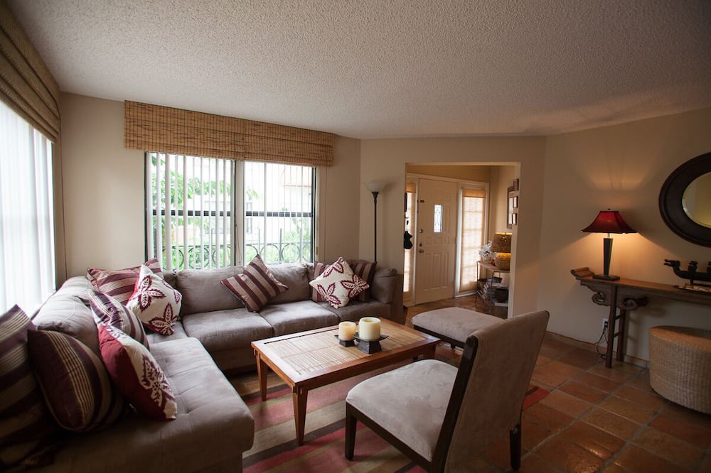 Photo of Livingroom in Juno Beach