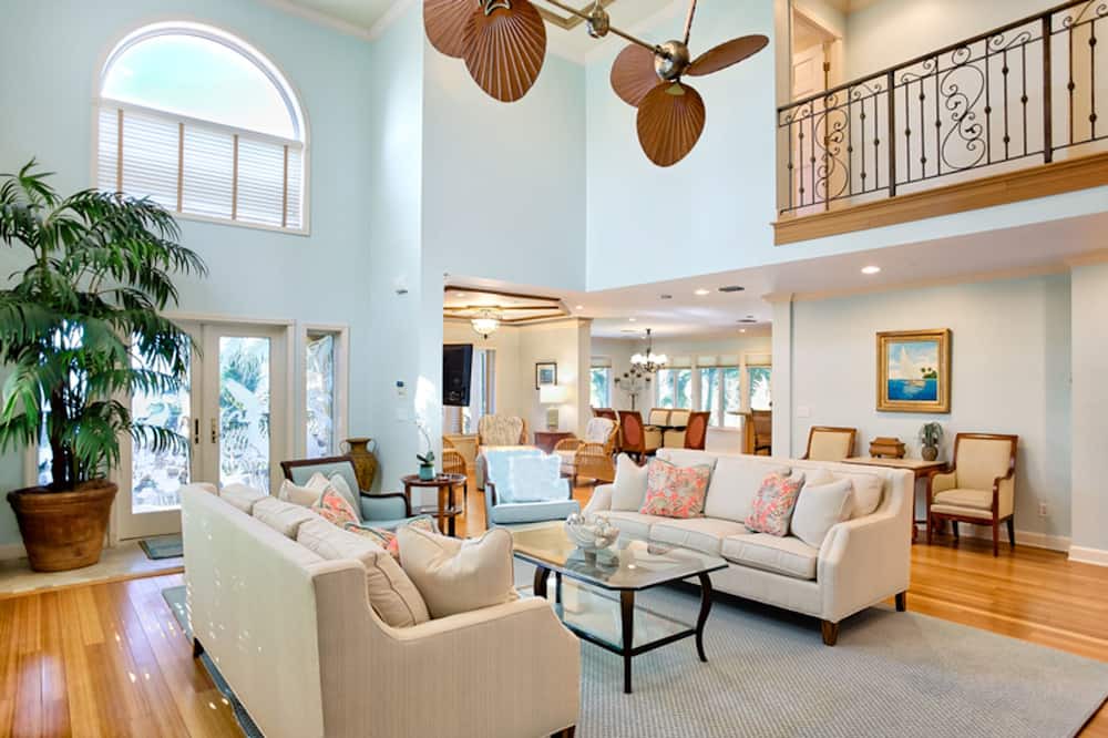 Photo of Livingroom in Captiva