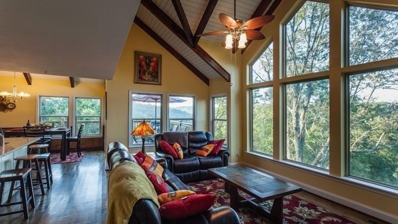 Photo of Livingroom in Ellijay