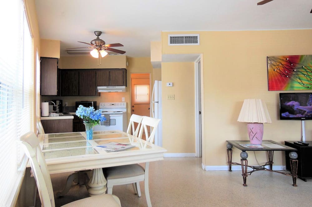 Photo of Livingroom in Redington Beach
