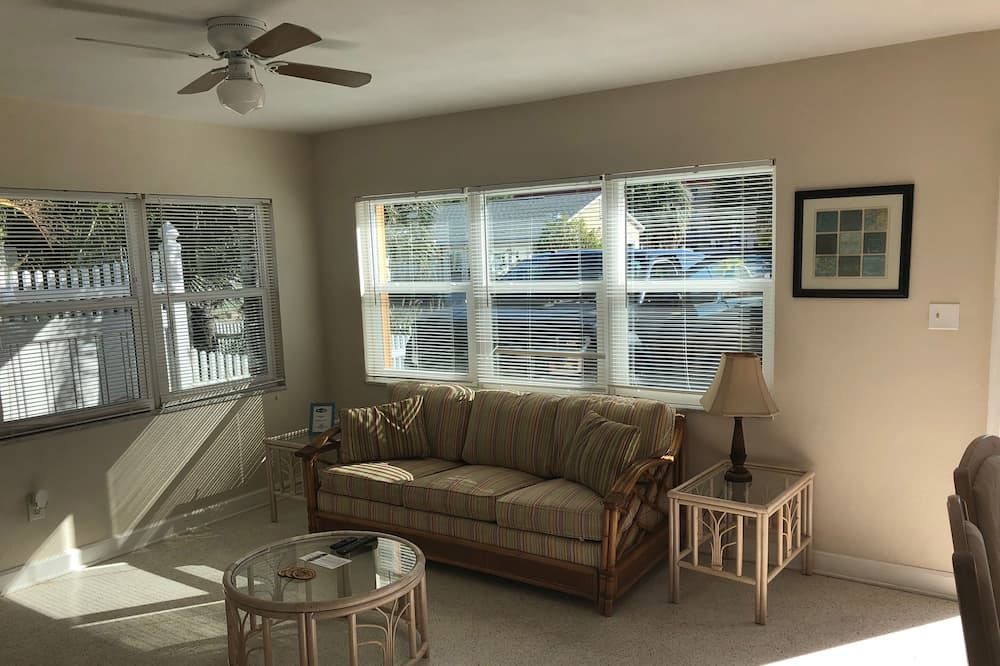 Photo of Livingroom in Redington Beach
