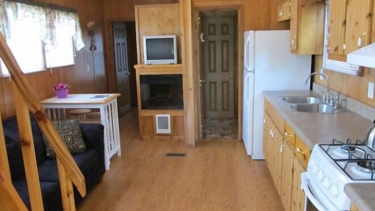 Photo of Livingroom in Ludlam