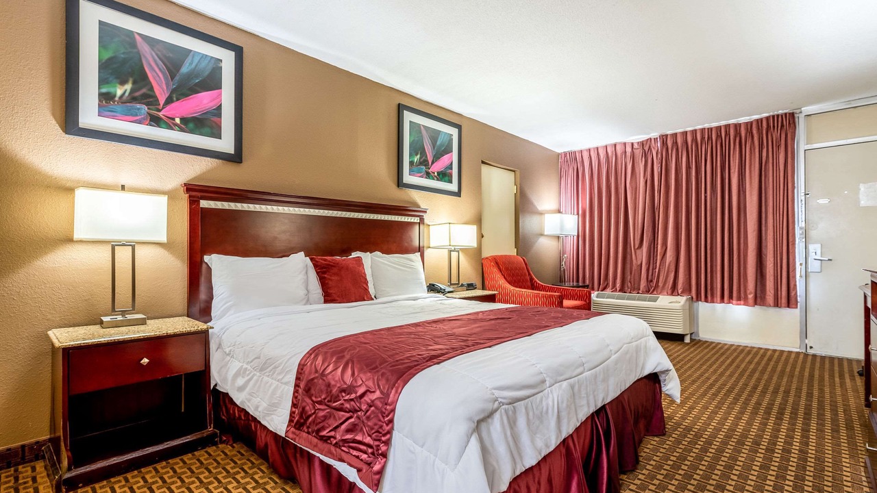 Photo of Bedroom in Bushnell