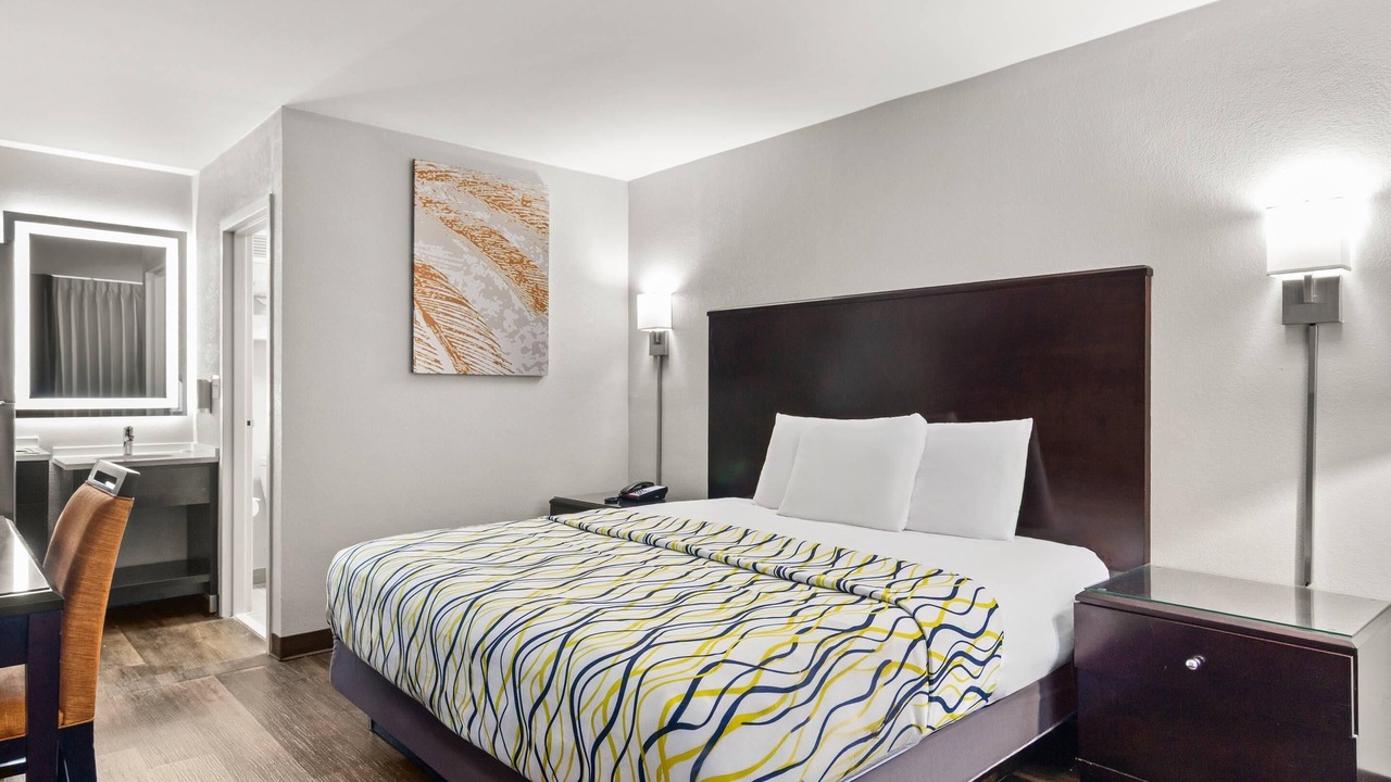 Photo of Bedroom in Orange Park