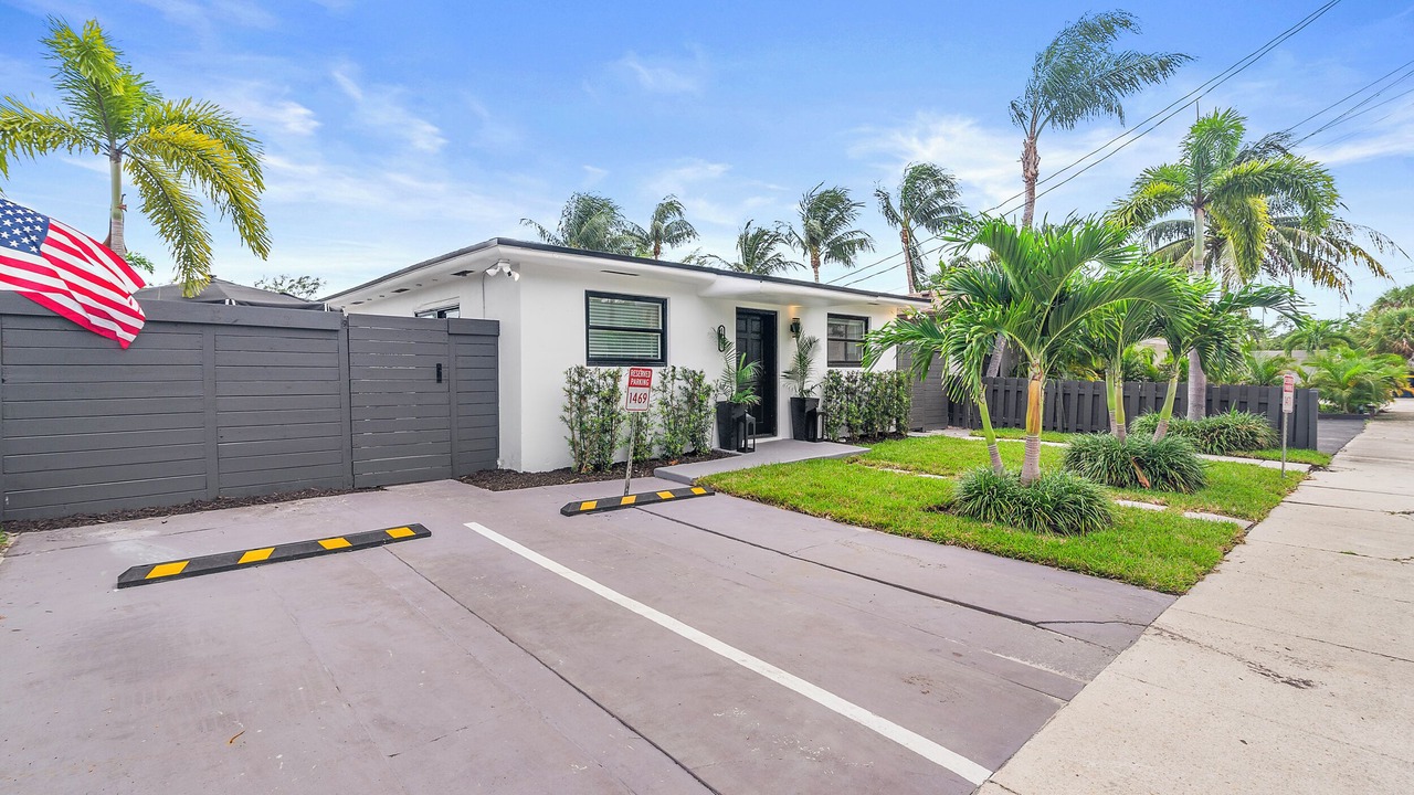 Photo of Outdoor in Melaleuca Gardens