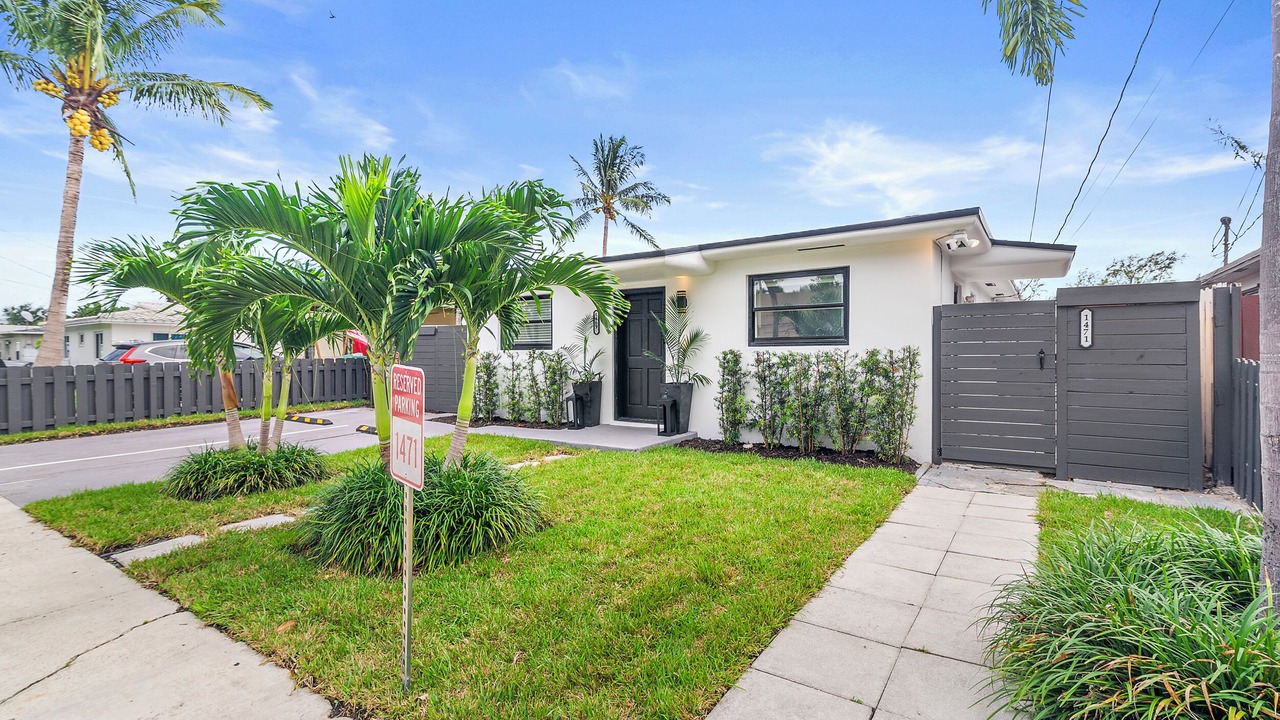 Photo of Outdoor in Melaleuca Gardens