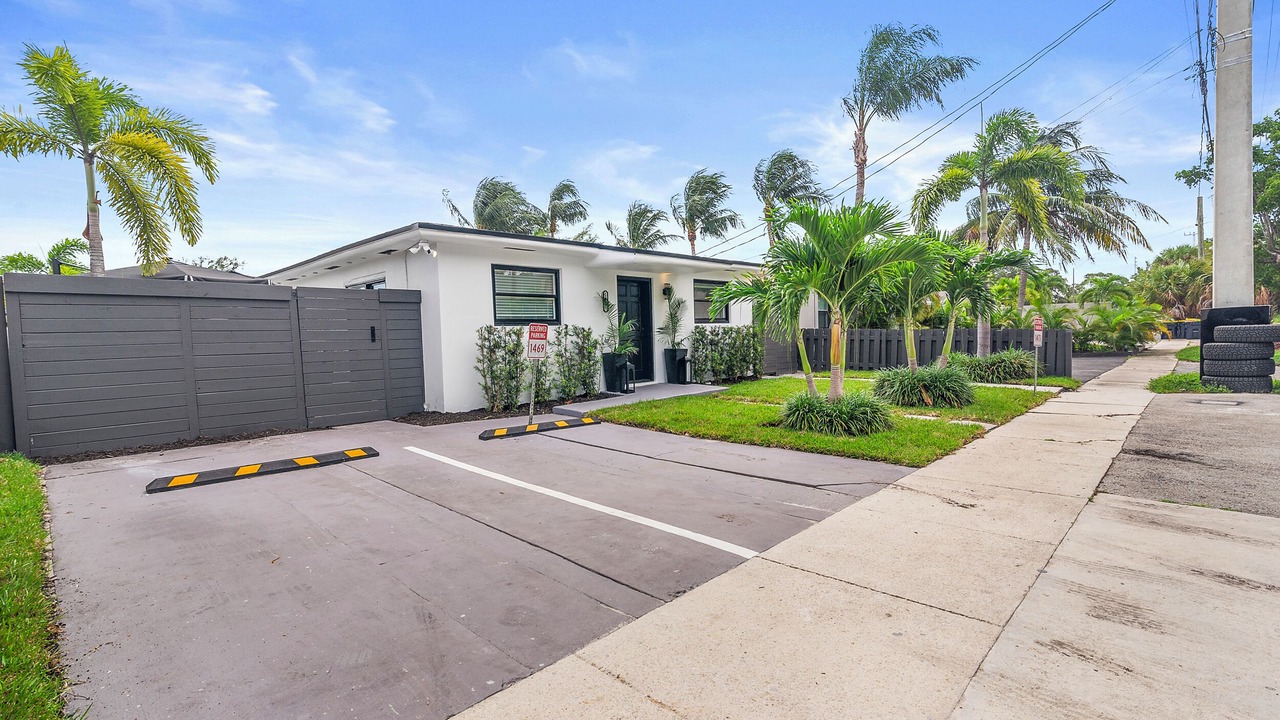 Photo of Outdoor in Melaleuca Gardens