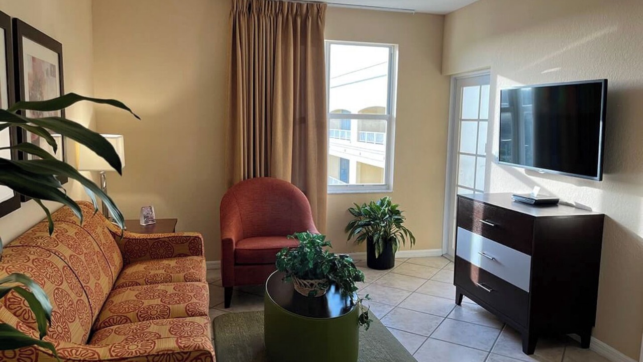 Photo of Livingroom in Weston