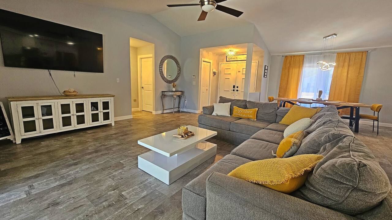 Photo of Livingroom in Spring Hill