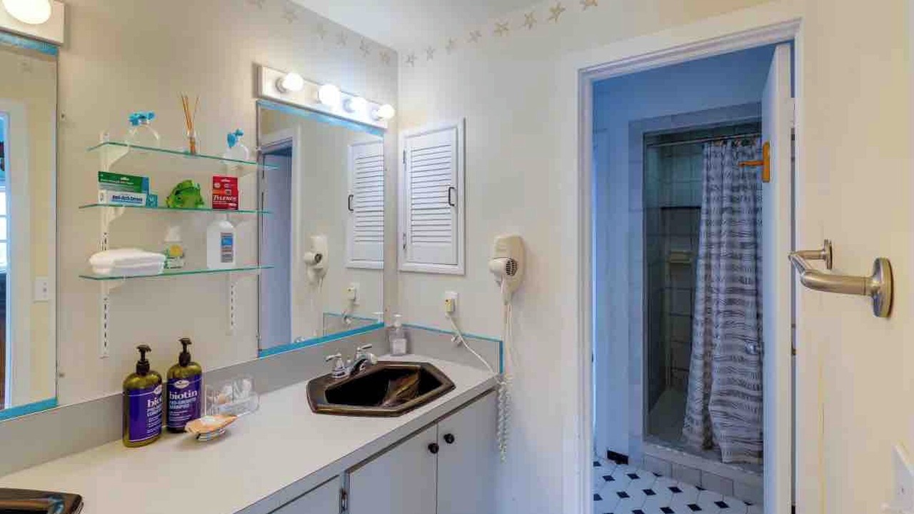 Photo of Bathroom in Cudjoe Key