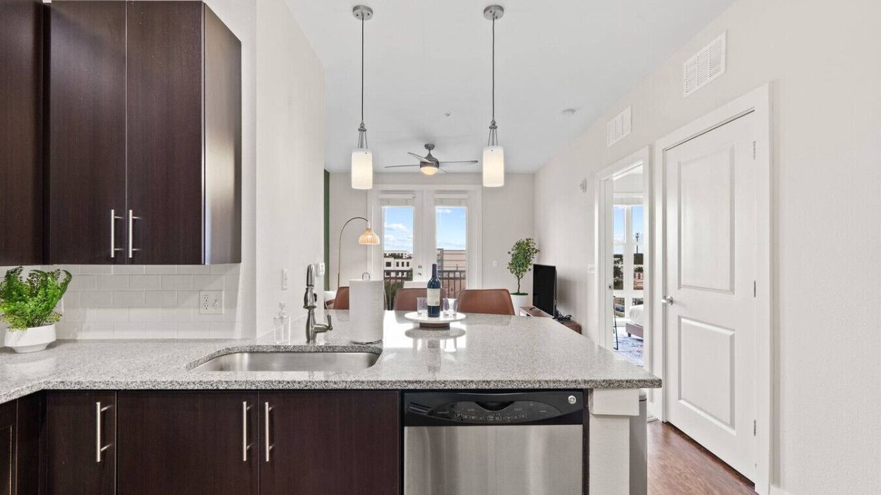 Photo of Kitchen in Courier City - Oscawana