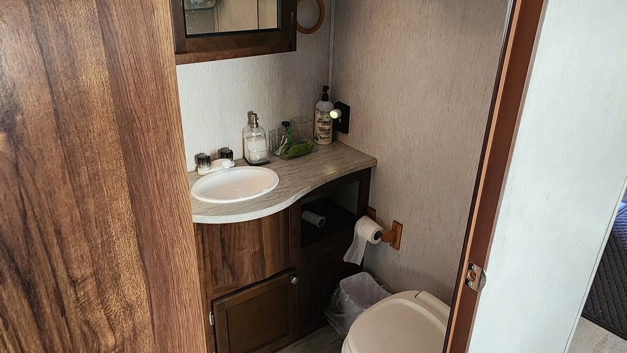 Photo of Bathroom in June Park