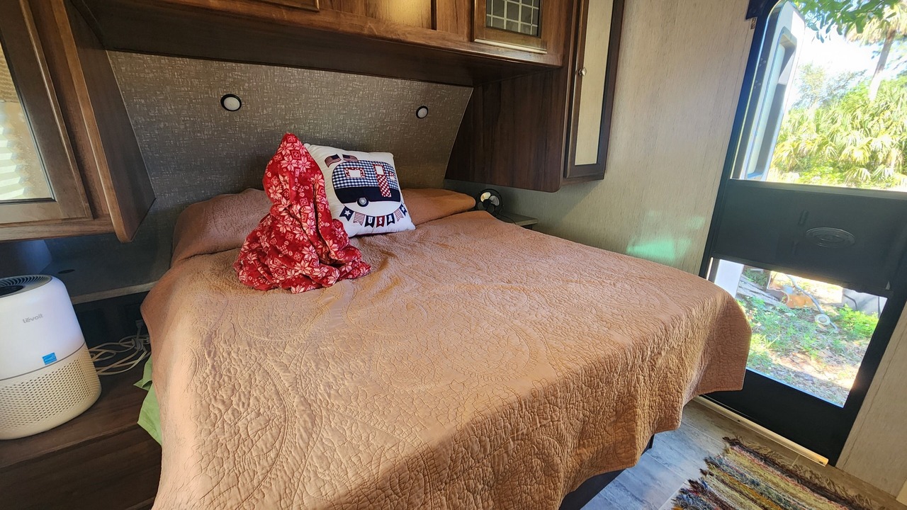 Photo of Bedroom in June Park