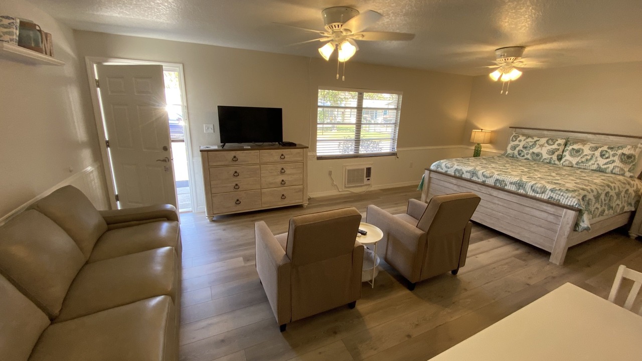 Photo of Livingroom in Springs at Kings Bay