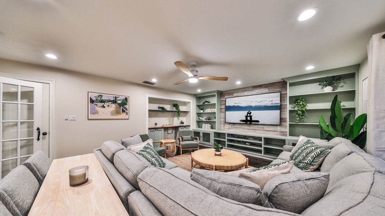 Photo of Livingroom in North Hyde Park