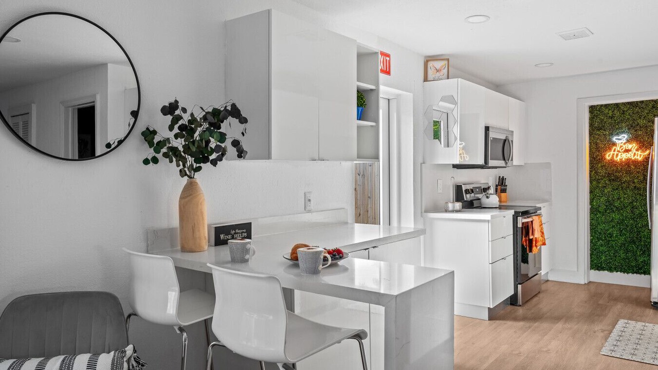 Photo of Kitchen in Central Oakland Park