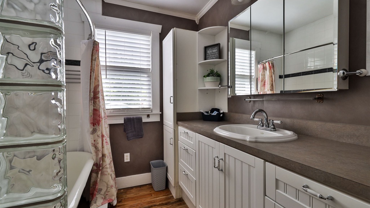 Photo of Kitchen in Historic District