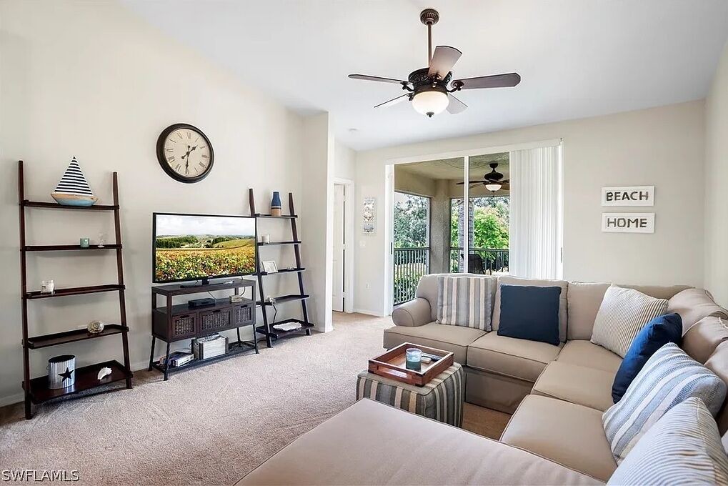 Photo of Livingroom in Naples