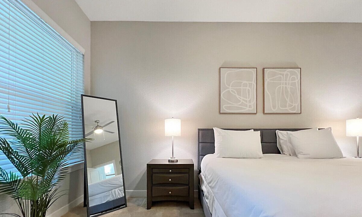 Photo of Bedroom in Carver City - Lincoln Gardens