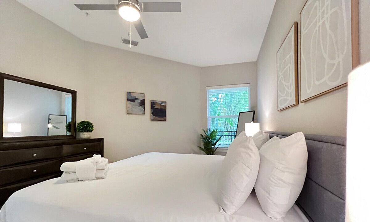 Photo of Bedroom in Carver City - Lincoln Gardens