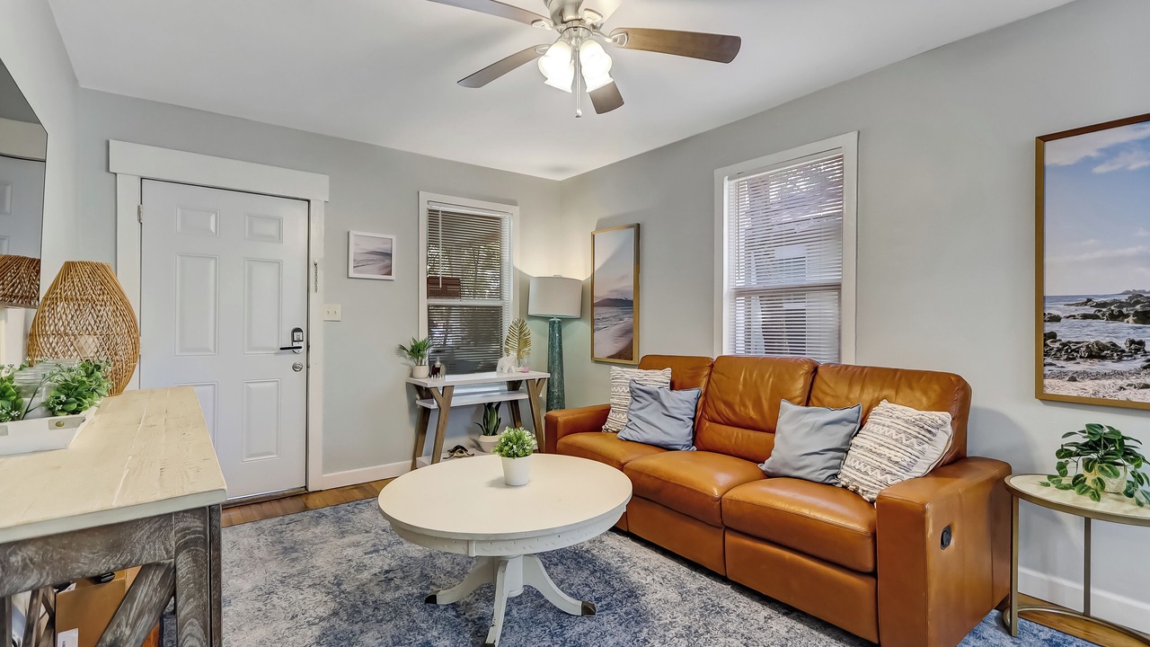 Photo of Livingroom in Murray Hill