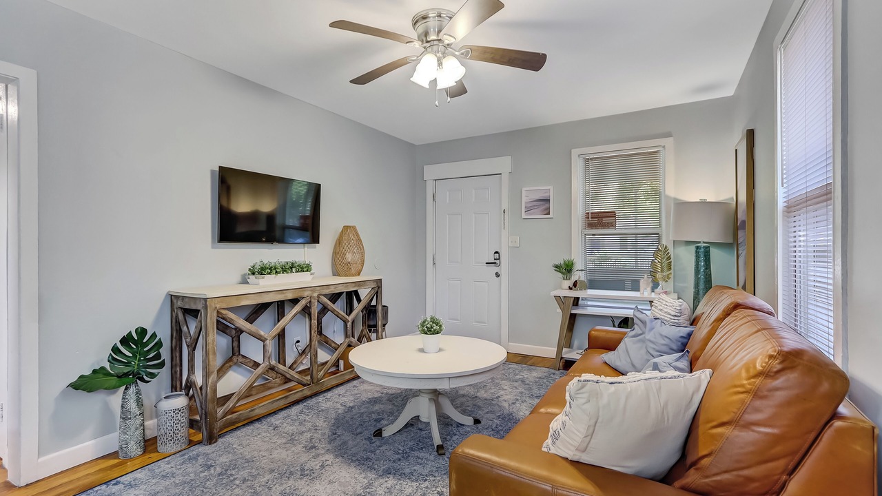 Photo of Livingroom in Murray Hill