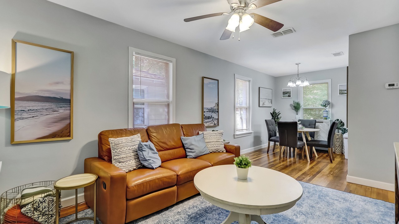 Photo of Livingroom in Murray Hill